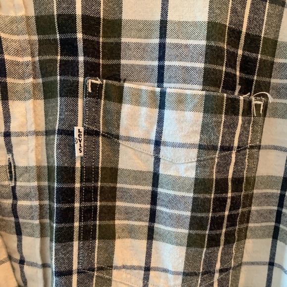 Levi’s Button Up Shirt - Picture 3 of 5